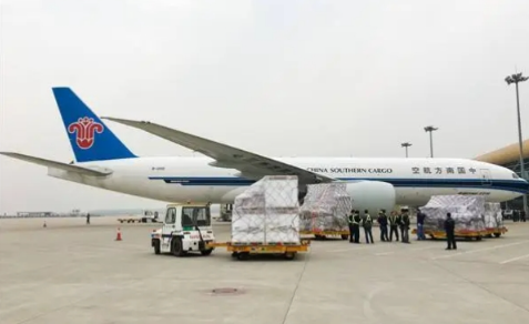 昆明機(jī)場物流助力鮮花輸送全國